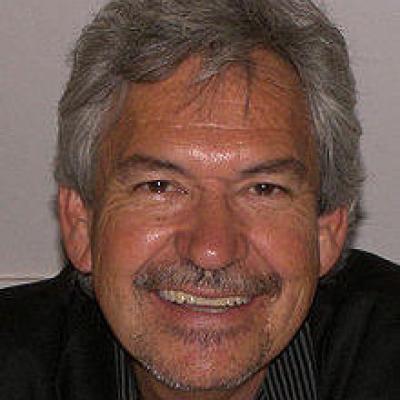 Benjamin Alire Saenz